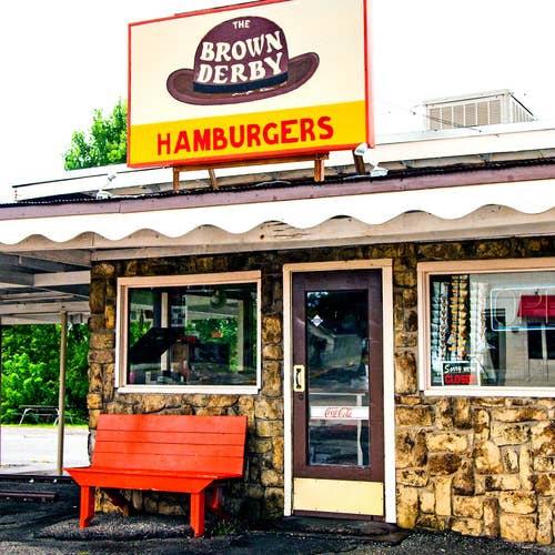 Dessous de verre Derby Marron pour la vente par South Austin Gallery