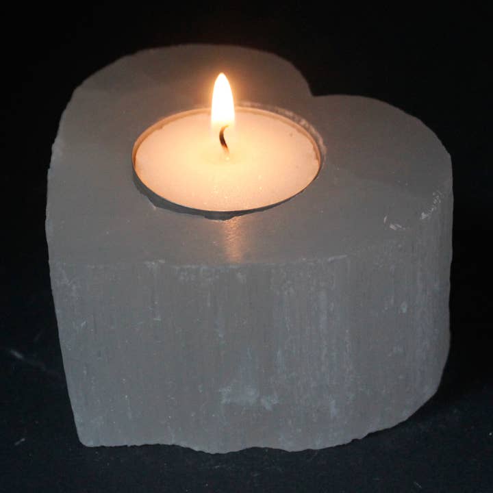Selenite heart candle holder for wholesale by Cristaux & Bien-Être