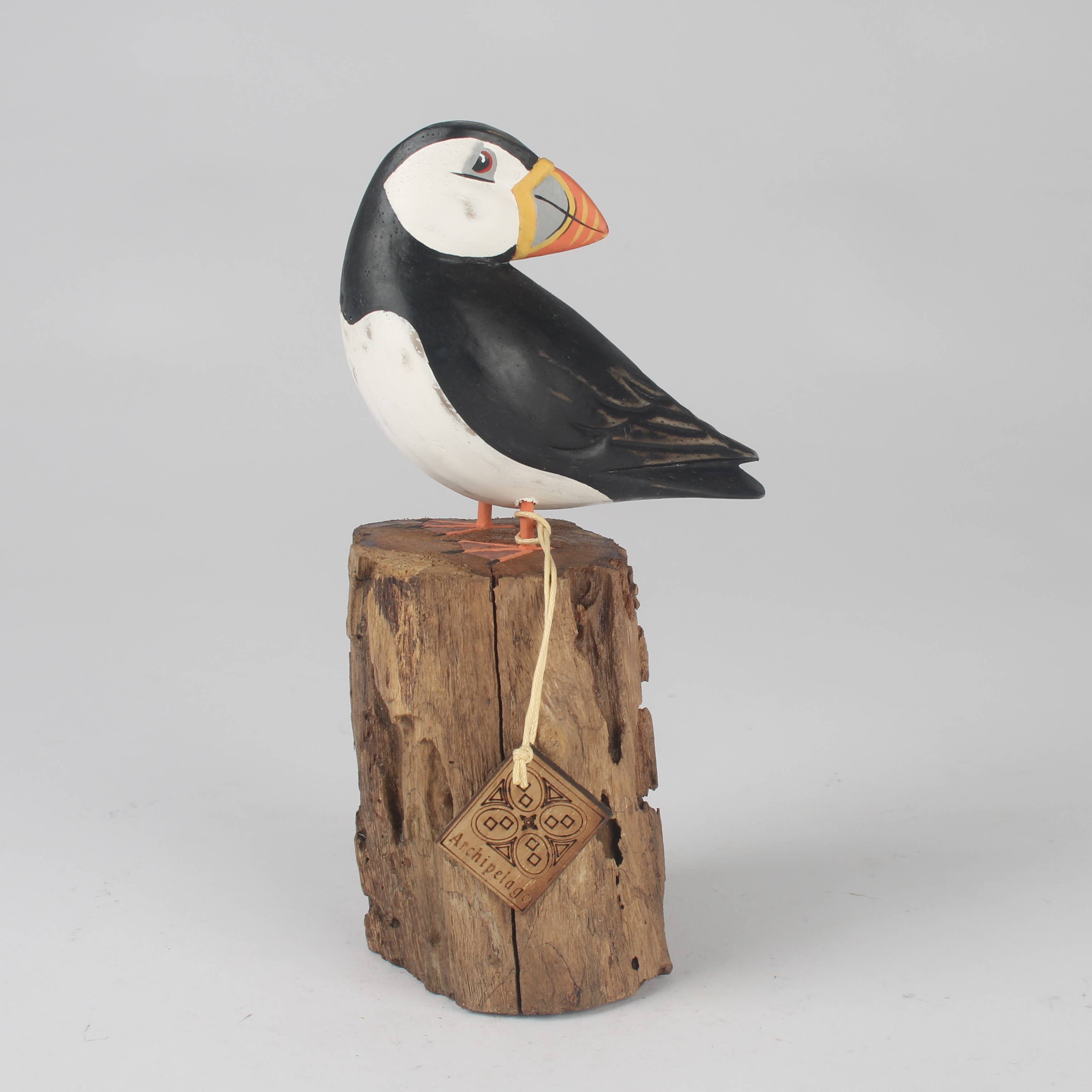 Originals International Ltd – wholesale Decorative figurine – Hand Carved Small Preening Puffin by Archipelago0