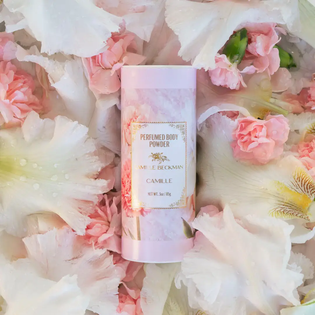 Camille Beckman - Venta al por mayor Polvos de talco para el cuerpo - Polvos Corporales Perfumados Camille 113g1