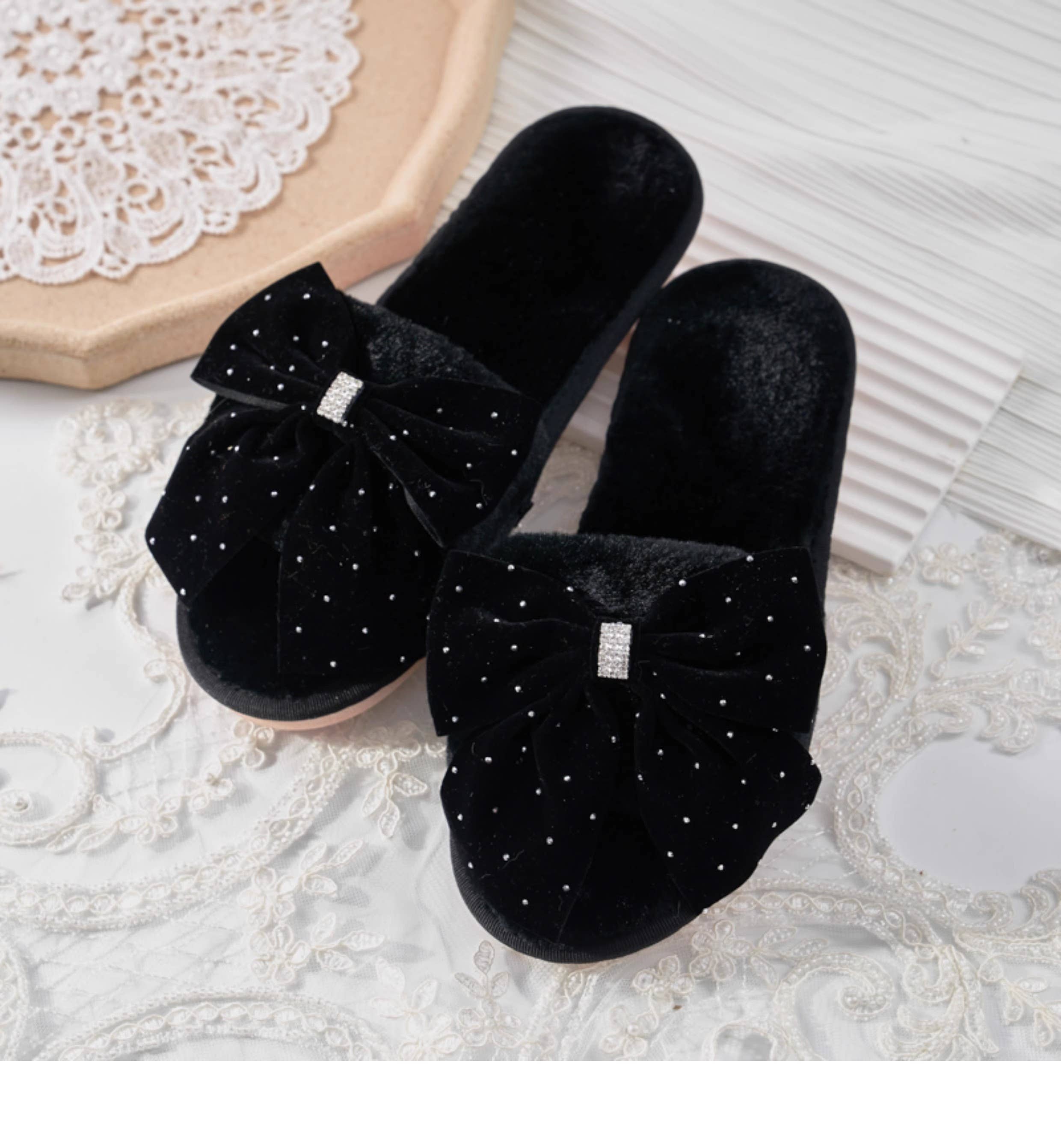 PEACH ACCESSORIES – wholesale Slippers – Women's – Soft Bow Slippers with Sparkle Detail in Black 19562