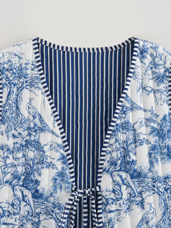 Rosa Clothing - Wholesale Outerwear Vest - Women's - Oriental porcelain printed Tie front Floral quilted vest9