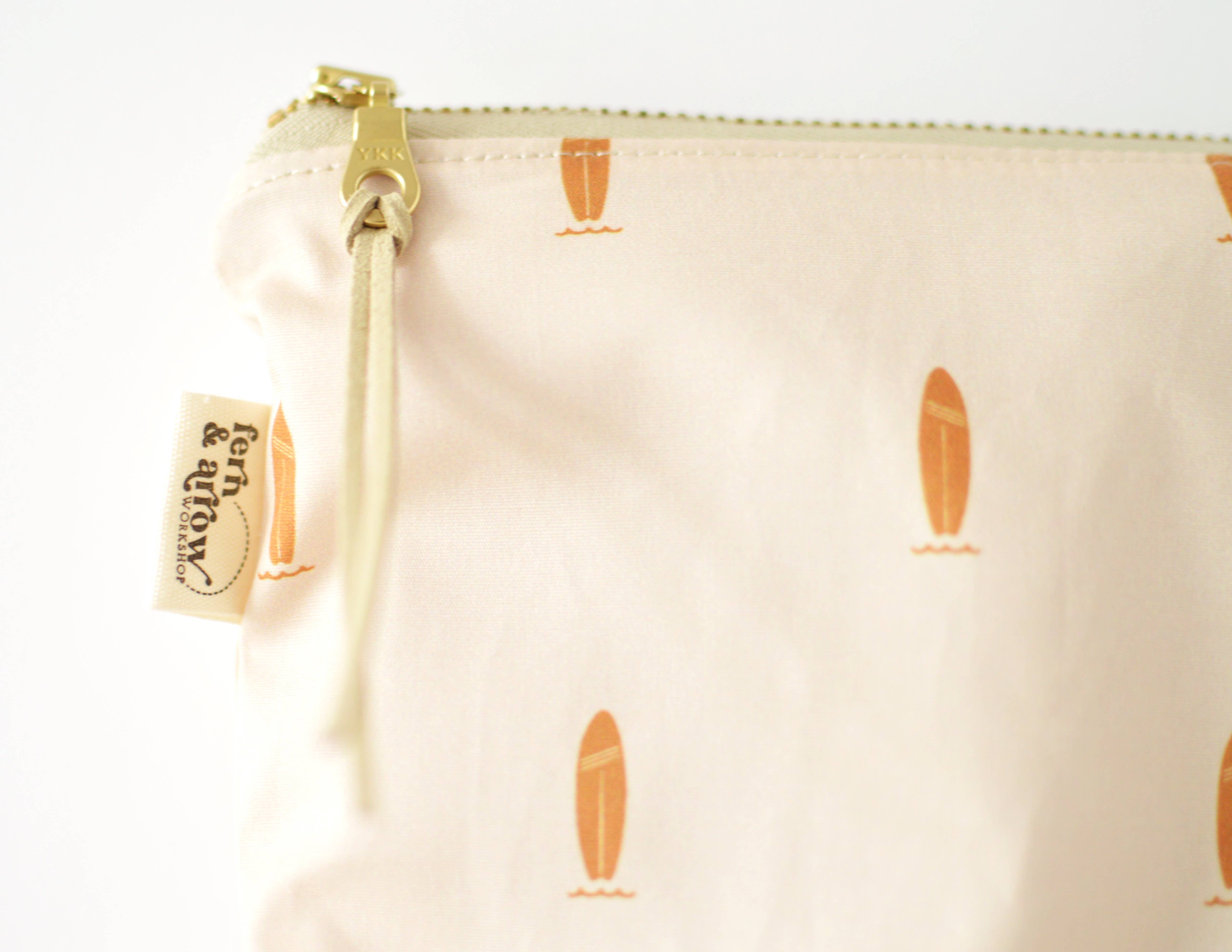 Fern & Arrow - Venta al por mayor Bolsas impermeables - Niños y bebés - Bolsa PUL resistente al agua para uso húmedo y seco, Surfs Up1