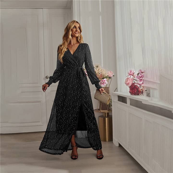 UZ Wholesale Store – Großhandel Kleid – Damen – Funkelndes Mesh-Maxikleid mit langen Ärmeln und Seitenschlitz1