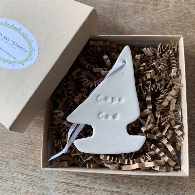 Ornement personnalisé en céramique pour voilier | Poterie artisanale pour la vente par Chrissy Ann Ceramics