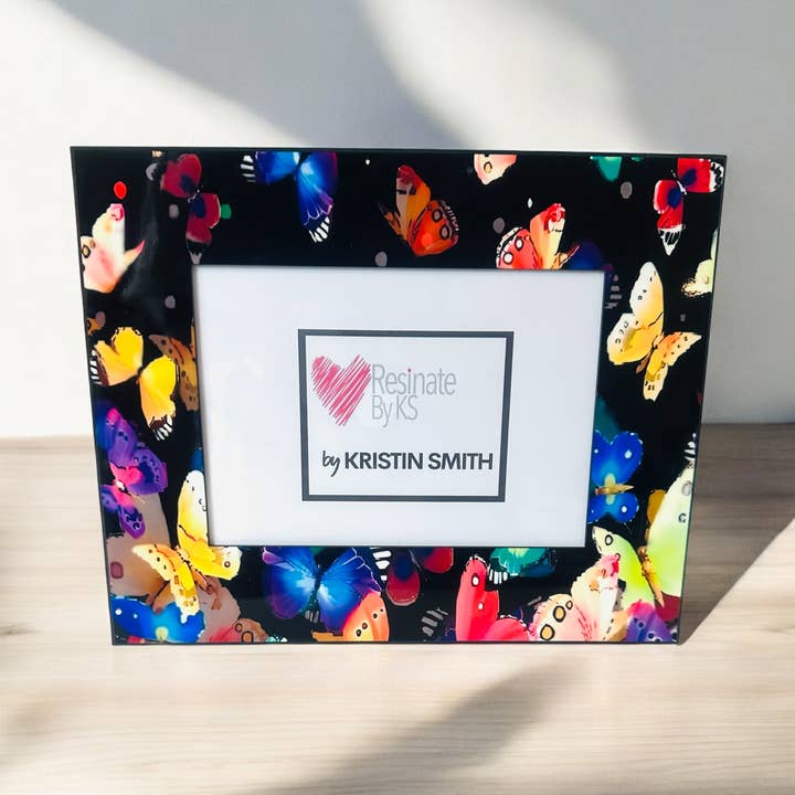 Cadre photo en forme de papillon pour la vente par Resinate By KS / by KRISTIN SMITH