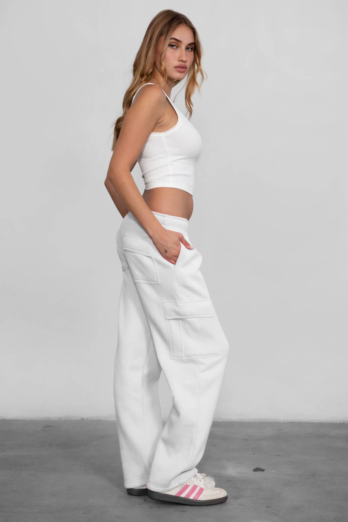 TICTOC - Venta al por mayor Pantalones - Mujer - Pantalones Cargo de Forro Polar Esencial HANA de Tiro Medio10