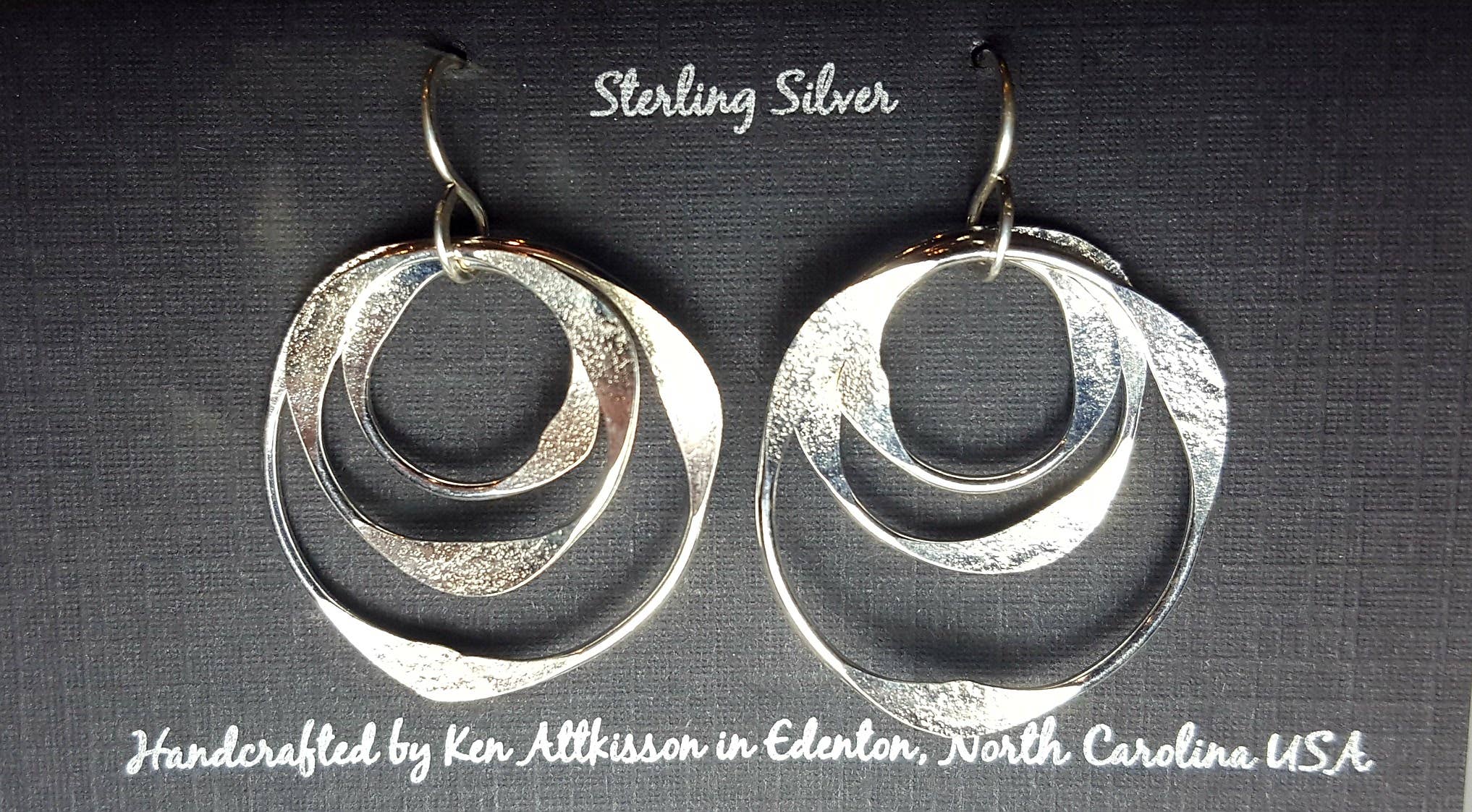 Ken’s handcrafted jewelry - Vendita all'ingrosso Orecchini pendenti - In argento Sterling spesso tre cerchi multipli.3