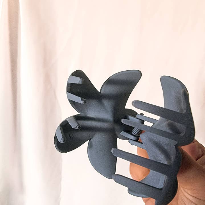 Infinery - Wholesale Hair Clip - Women's - Plumeria Flower Hair Claw Clip3