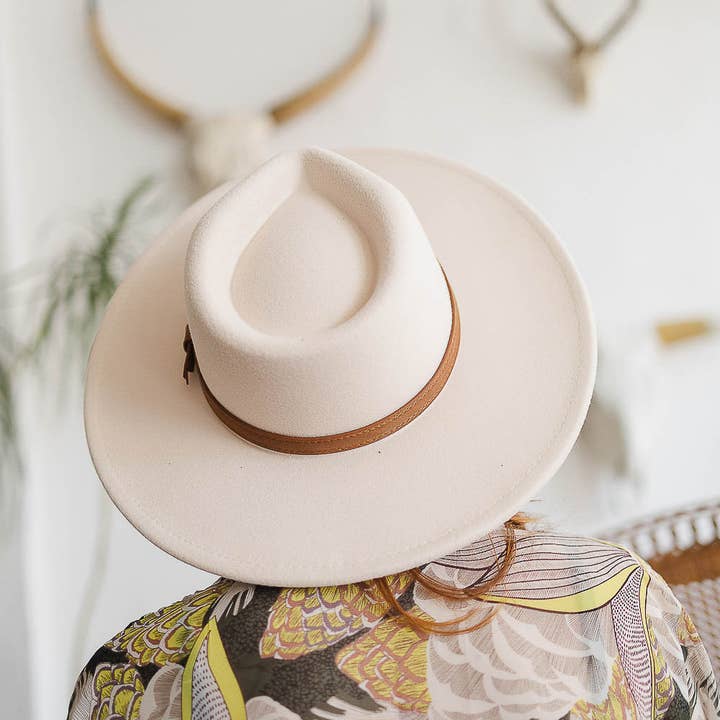 Leto Accessories - Wholesale Fedora - Women's - Stylish Flat Brim Buckle Hat – Your Go-To Sun Hat 🕶️