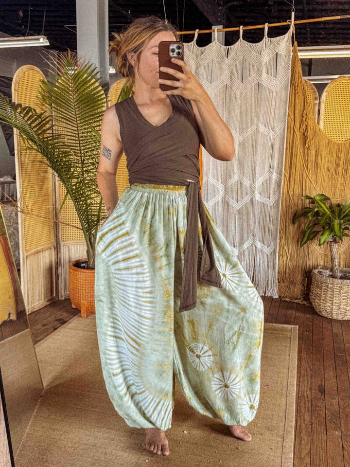 Gardenbelle Shop - Wholesale Pants - Women's - Flowy Hippie Tie Dye Pants Earthy + Colorful Baggy Yoga Pant2