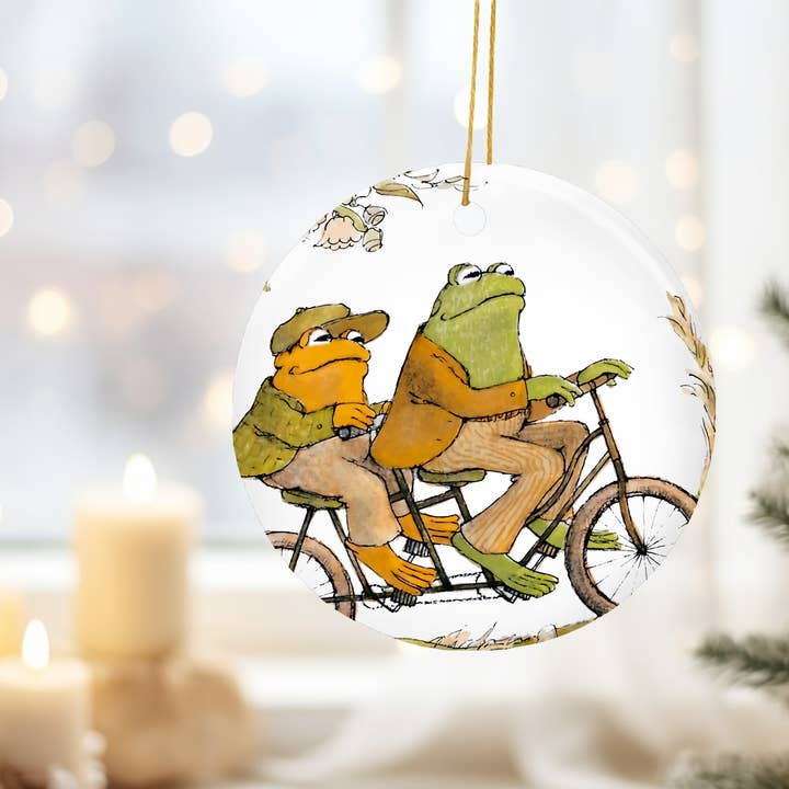 Sister Ray - Wholesale Ornament - Frog And Toad Cottagecore Book Reading Christmas Ornament 0