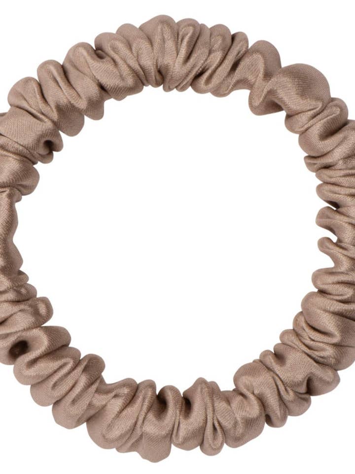 Scrunchie in seta color beige chiaro - Sottile per la vendita all'ingrosso da parte di PONY-O UK