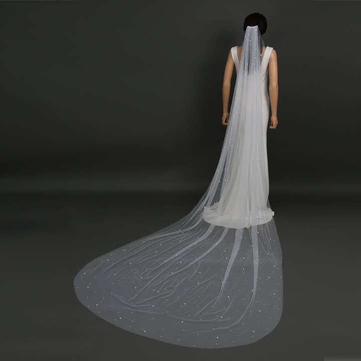 Farinosa Bridal - Wholesale Veil - Women's - FS6355 Scattered Pearls Bridal Wedding Veil 39" 118"