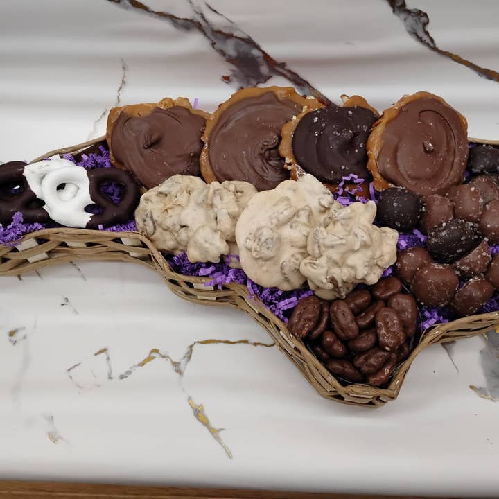 North Carolina basket with Southern Sweets, Large for wholesale by Bear Creek Candy Kitchen