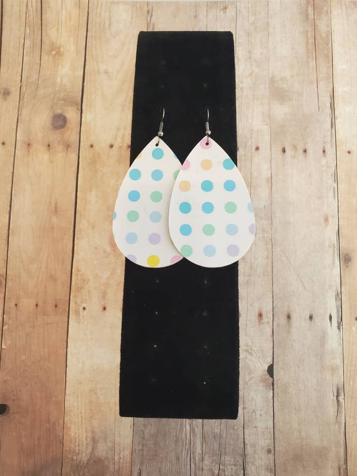 Boucles d'oreilles en forme de goutte pour la vente par Creative Otters