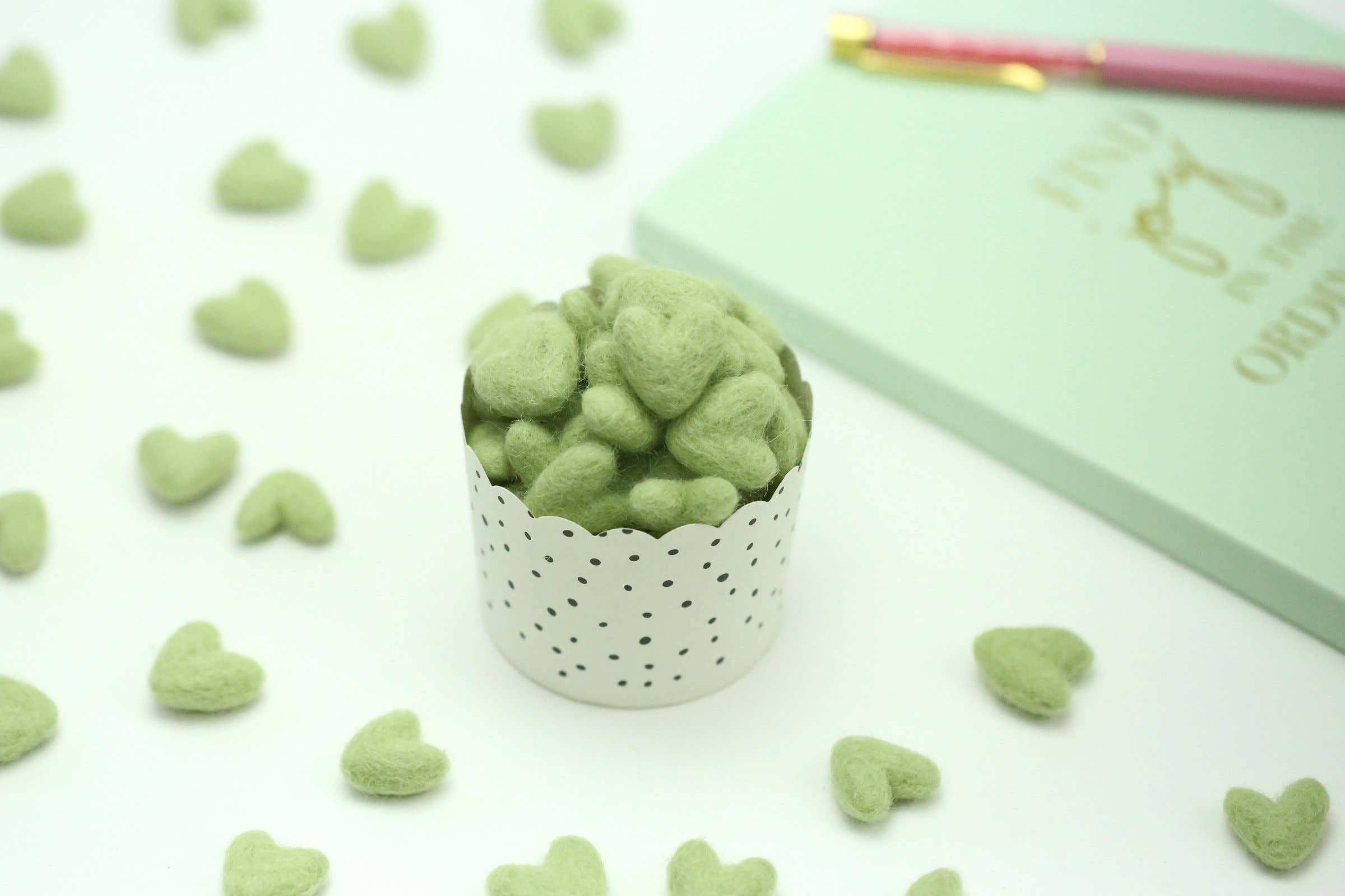 The Felt Pod – material para artesanato por atacado – Corações de feltro 2 cm - 10 unidades5