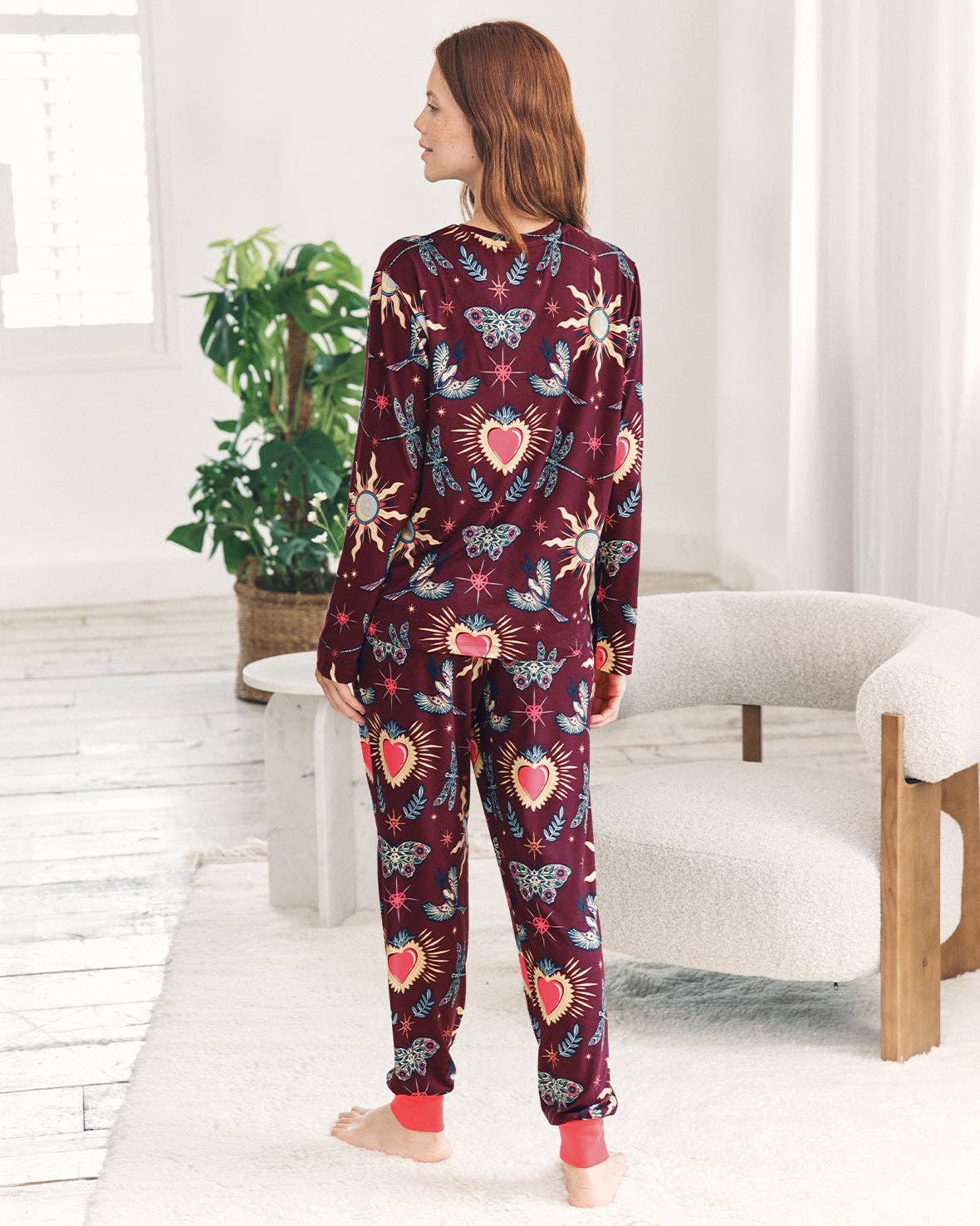Chelsea Peers – wholesale Sleepwear set – Women's – Enchanted Glade Print Crew Neck Long Pyjama Set5