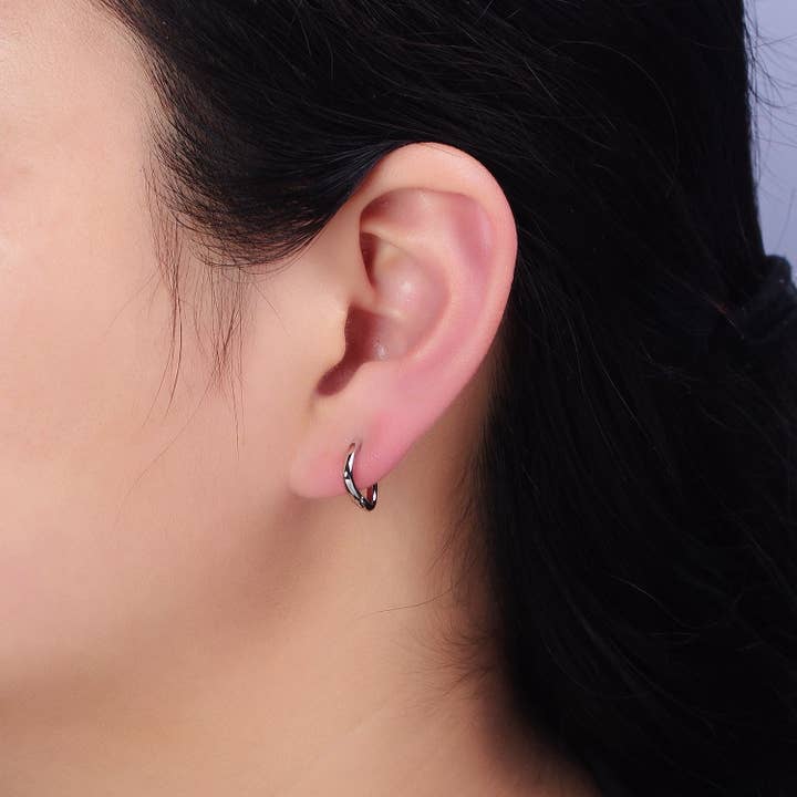 Aim Eternal - Wholesale Huggie Earrings - Gold Filled 11.5mm Triangle Cartilage Huggie Earrings2