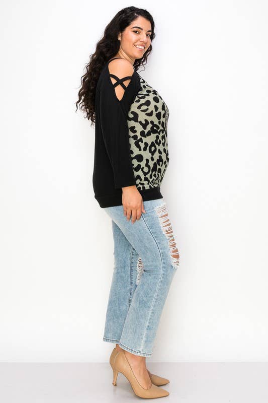 A.gain – Großhandel Strickoberteil – Damen – 10766LP561 - COLD-SHOULDER-TOP MIT TIERMUSTER IN ÜBERGRÖSSE17