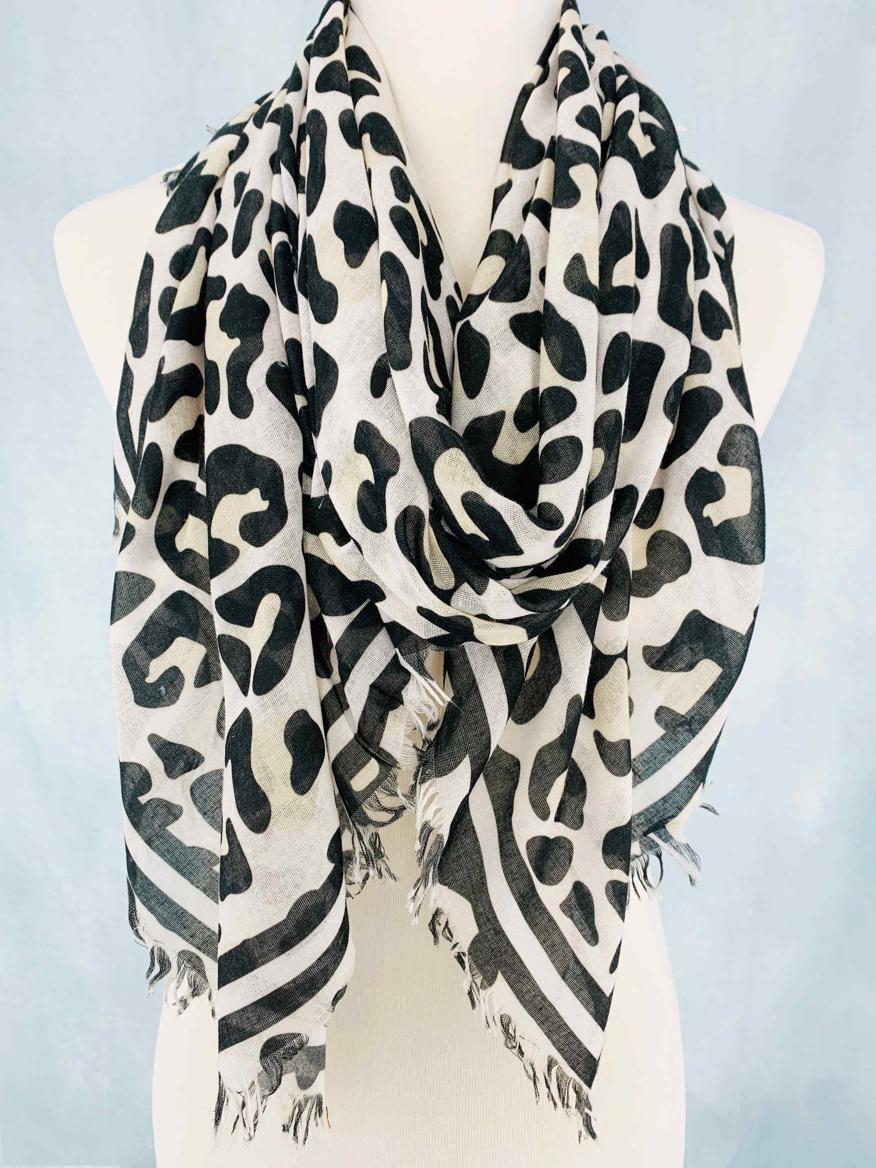 JC Sunny Fashion – wholesale Scarf – Women's – JC021091 Brown & Black Leopard Frayed-Edge Scarf/Shawl1
