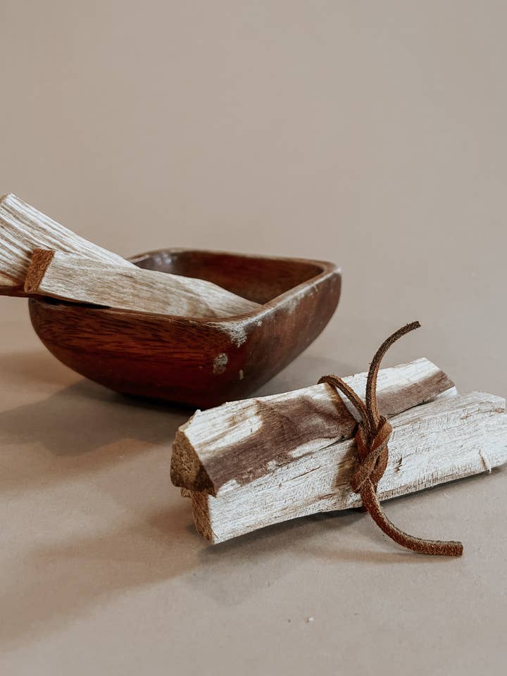 Palo Santo Bundt (3 pinde) for engroshandel hos Anna Flowers Ceramics