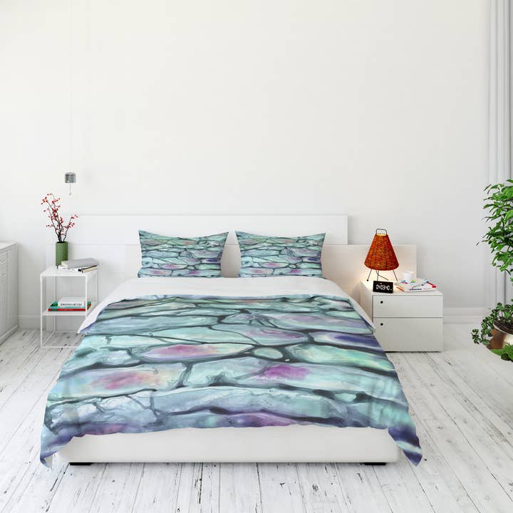 Housse de couette ou édredon Invidia pour la vente par Brazen Design Studio