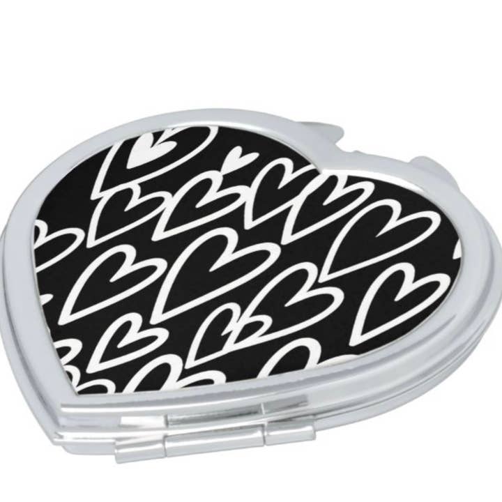 Svartvita hjärtan fickspegel för wholesale av Resinate By KS / by KRISTIN SMITH