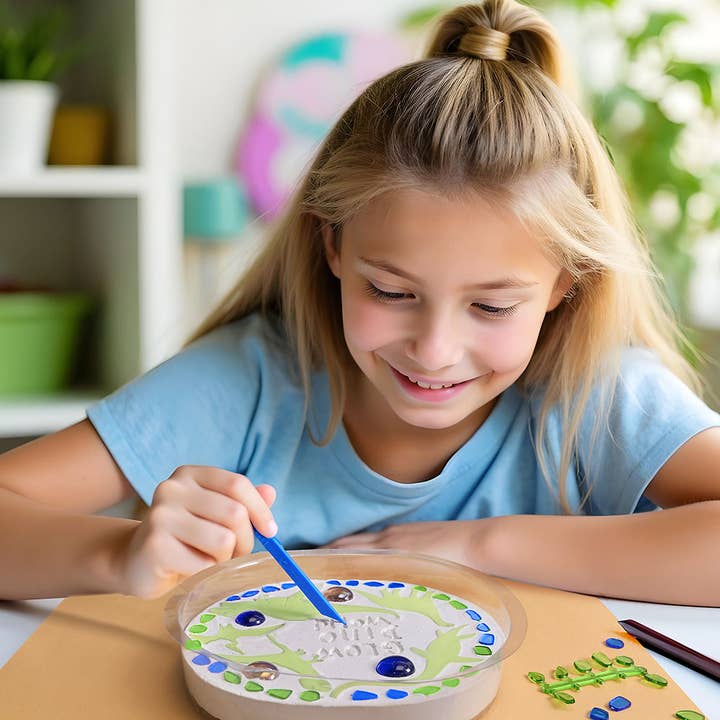 La Luna Bella - Toys - Wholesale Classic toy – Kids - Make Your Garden Stepping Stone Glow Dinosaur- LLB Toys3