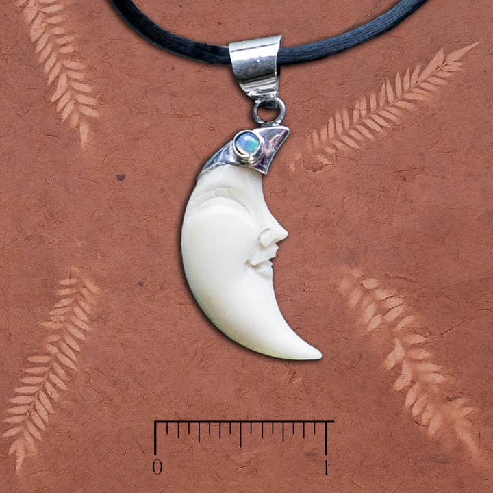 Tagua Opal-Anhänger, 1/2 Mondgesicht, groß für den Großhandel von Tidepool