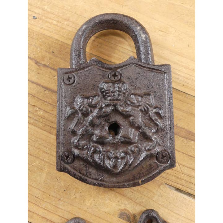 Midwest Craft House - Wholesale Decorative Tabletop Object - LARGE CAST IRON LOCK AND KEY SET (PROP)2