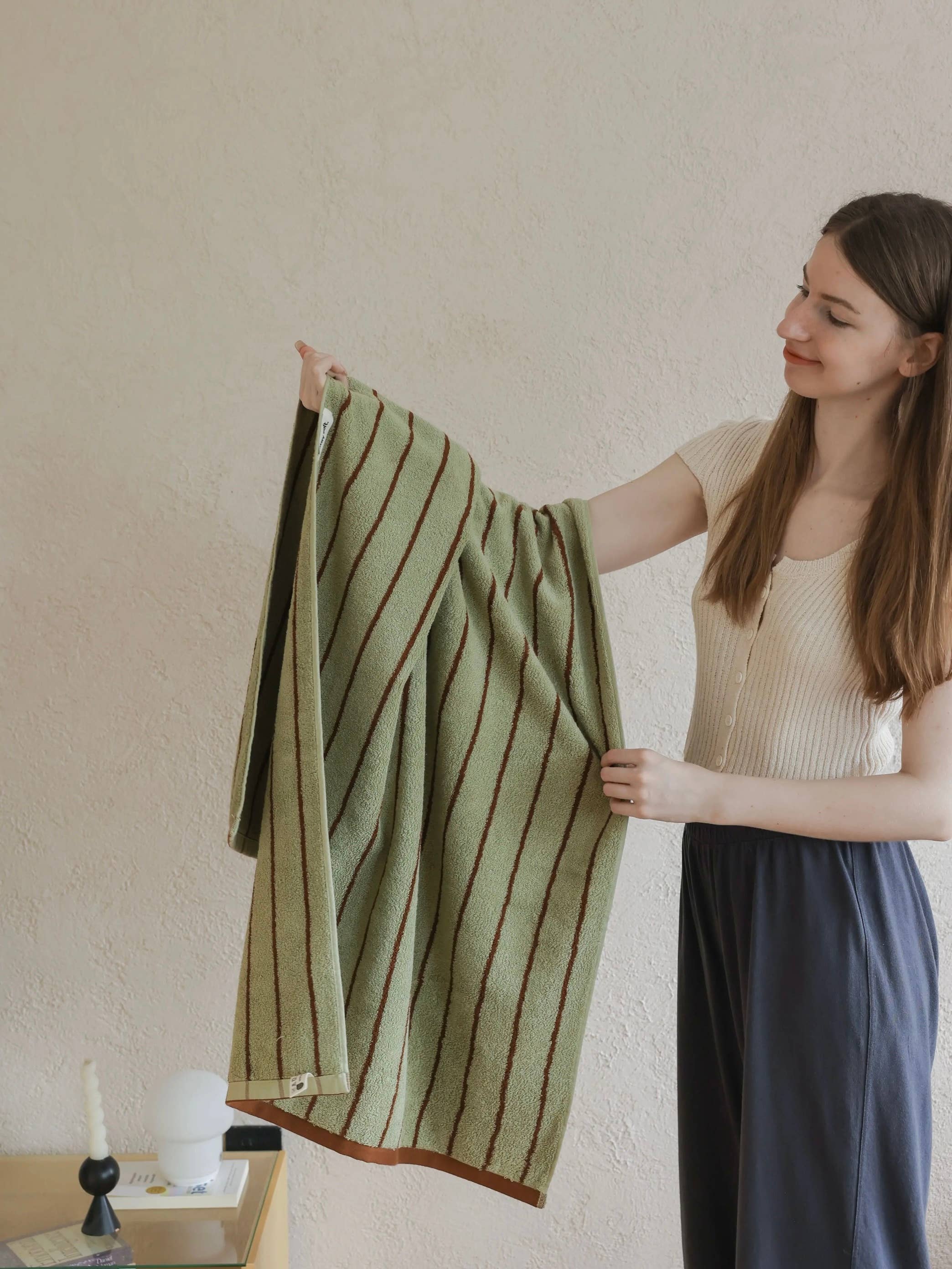 INSPECIAL HOME - Wholesale Bath Towel - 100% Cotton Retro Earthy-tone Pinstripe Soft Plush Towel 14