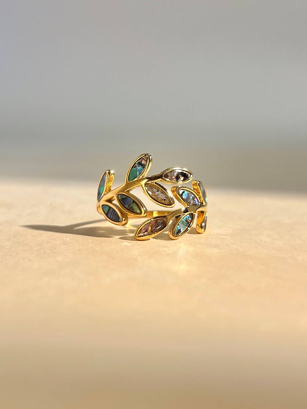 COSMOS - Wholesale Cocktail/Statement Ring - Multicolored mother-of-pearl petal leaf ring in stainless steel1