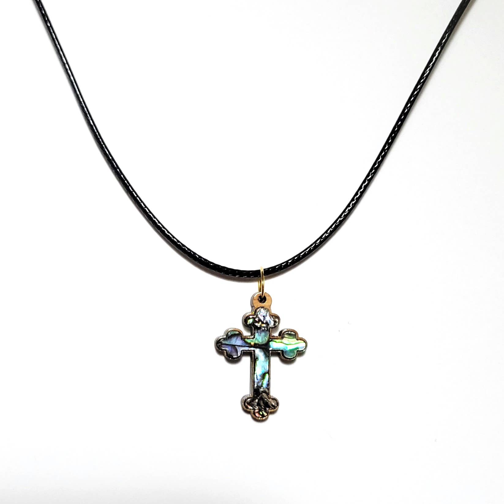 Eclectic Woodchuck - Venta al por mayor Collares con colgantes/abalorios - Colgante Bottoni Cross con forma de abulón y madera de olivo6