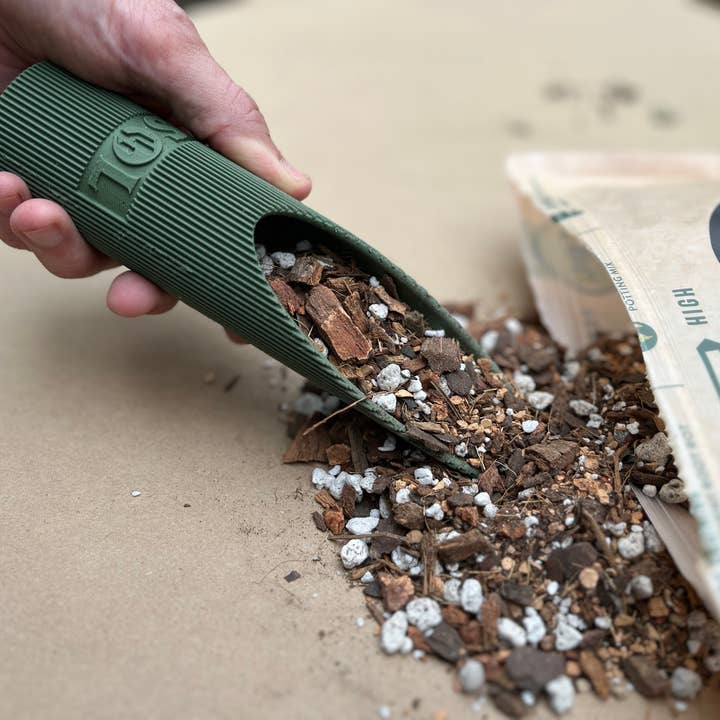 Sol Soils - Wholesale Garden Tool - Repotting Soil Scoops7