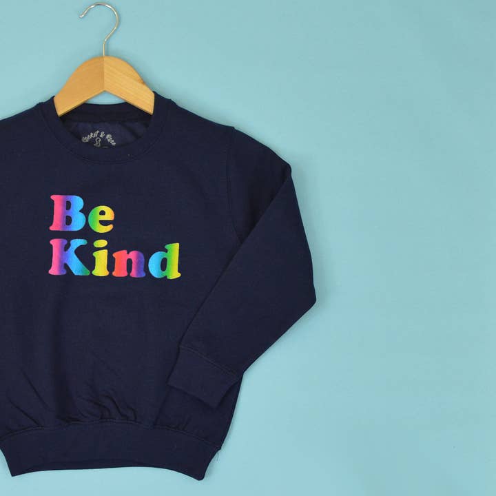 Sei nett BABY Sweatshirt für den Großhandel von Rocket & Rose Ltd