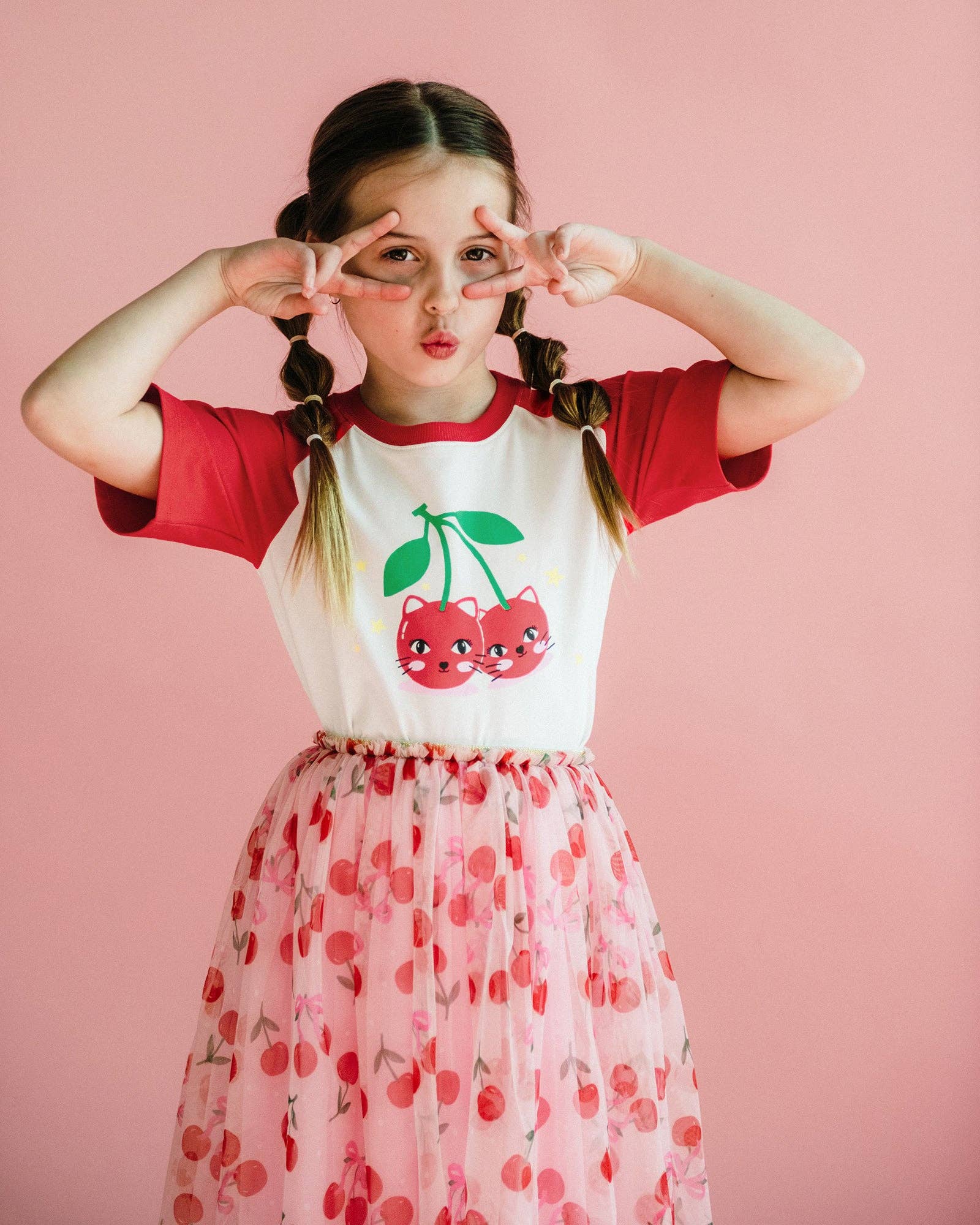 Crema T-SHIRT RAGLAN A MANICHE CORTE KYLIE CHERRY CAT in vendita all'ingrosso su Faire2