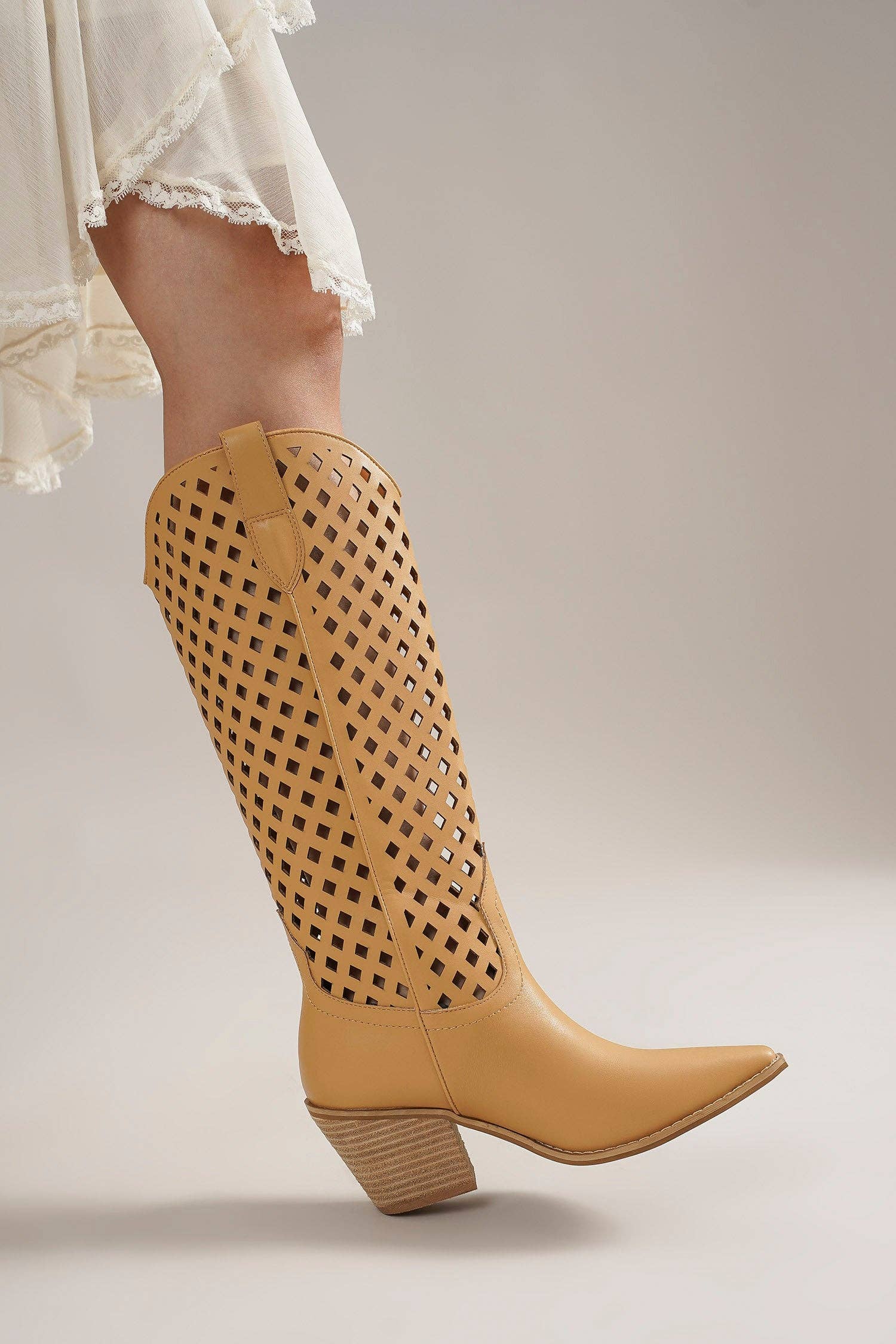 BEAST FASHION - Wholesale Cowboy Boots - Women's - DEANA-02 Cut-Out Western Boots9