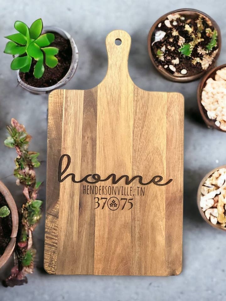 Tagliere per salumi in legno inciso - Piatto da formaggio personalizzabile per la vendita all'ingrosso da parte di Jameson Dezigns