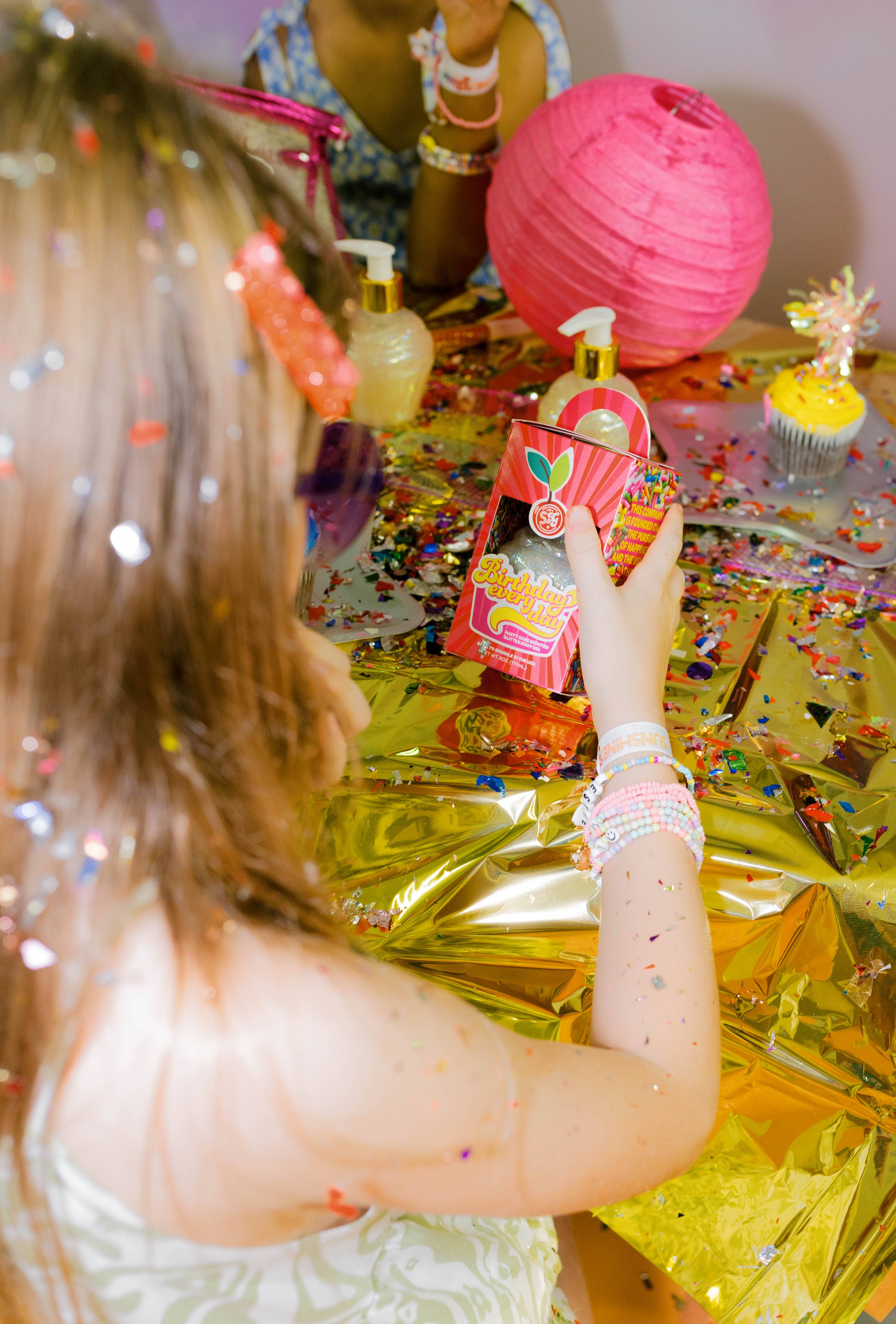 Sunshine & Glitter - Vente Paillettes pour le corps - Gel pour le corps Birthday Every Day Glitter Aloe1