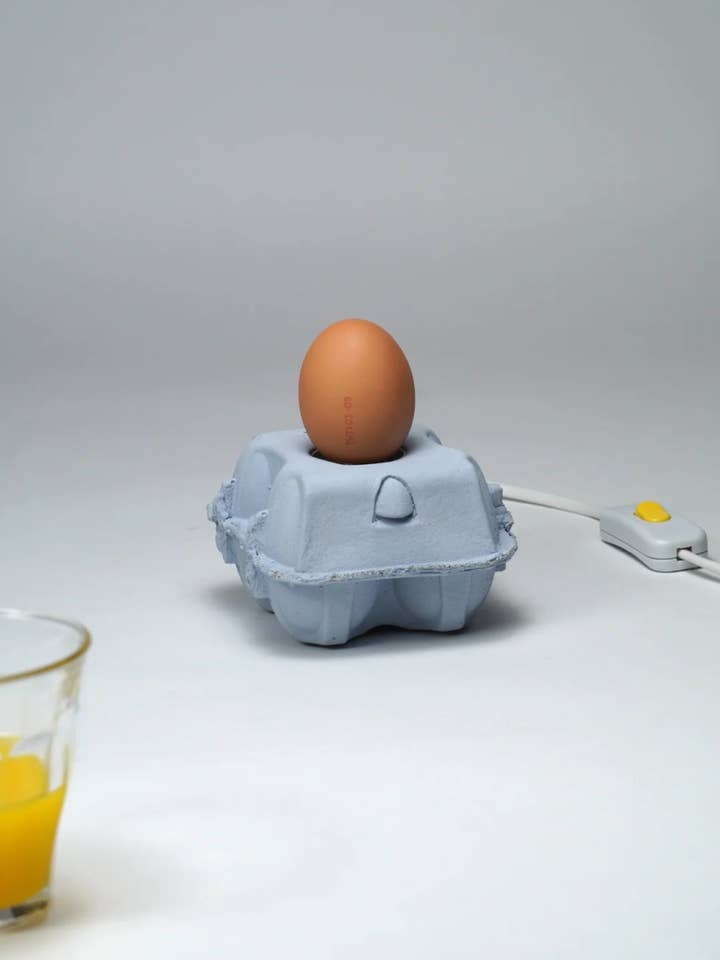 EggboxLAMP Sky | Zementbasis, Glühbirne aus echtem Ei für den Großhandel von Egglamp