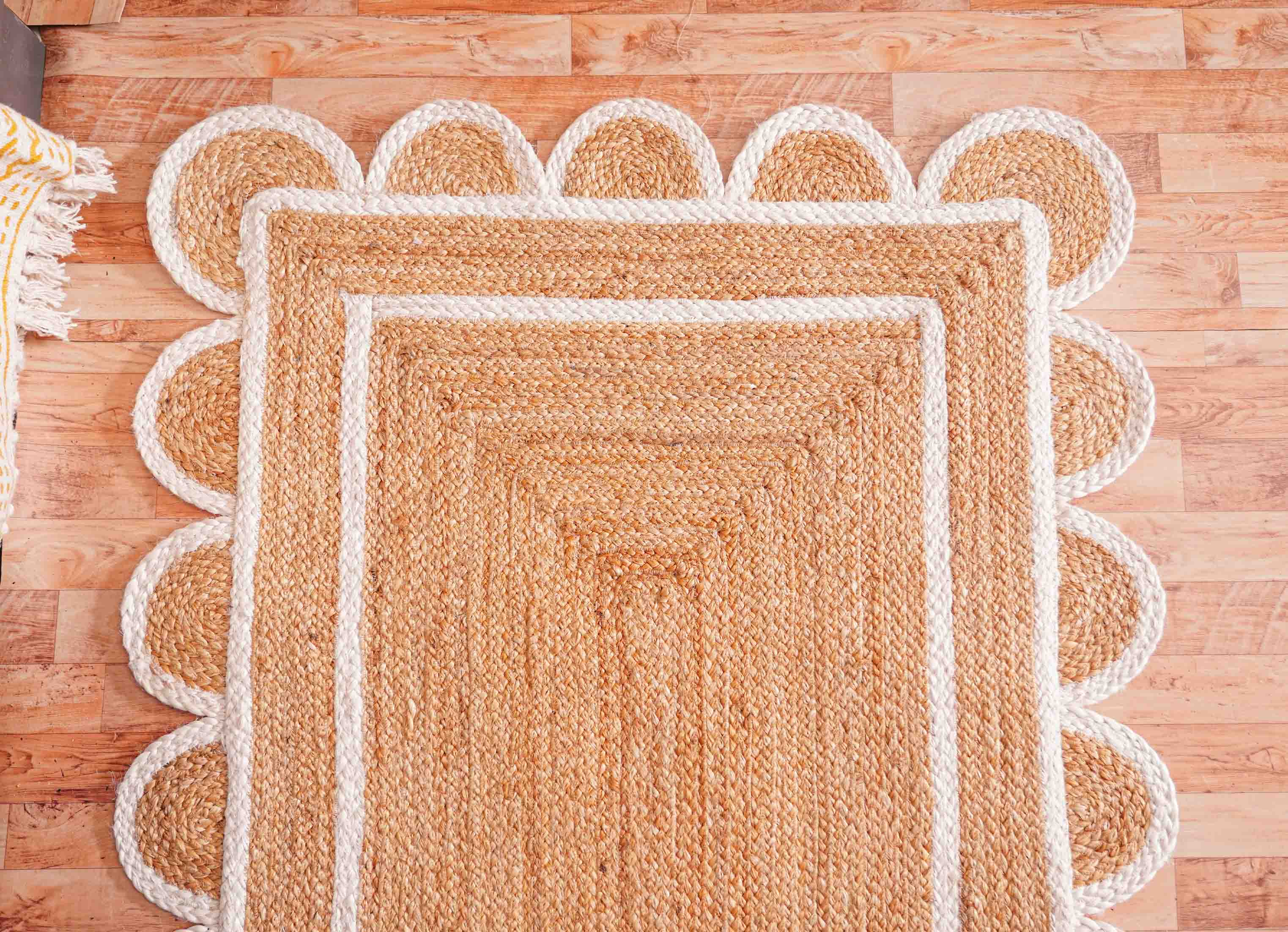 Chouhan Rugs – Tapete por atacado – Tapete de Juta Bege com Padrão Recortado e Borda Branca4