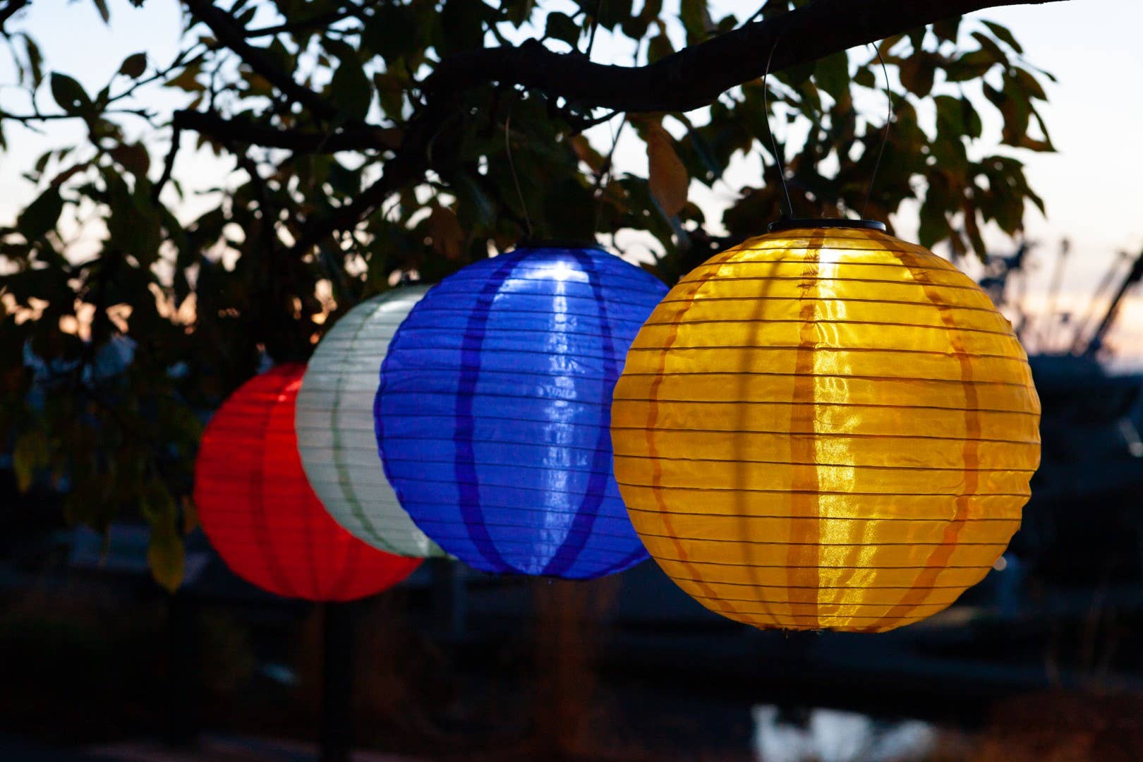 Allsop Home & Garden - Vendita all'ingrosso Luce per esterni/da giardino - Lanterna solare Soji Festival Globe 12" - Blu ceruleo10