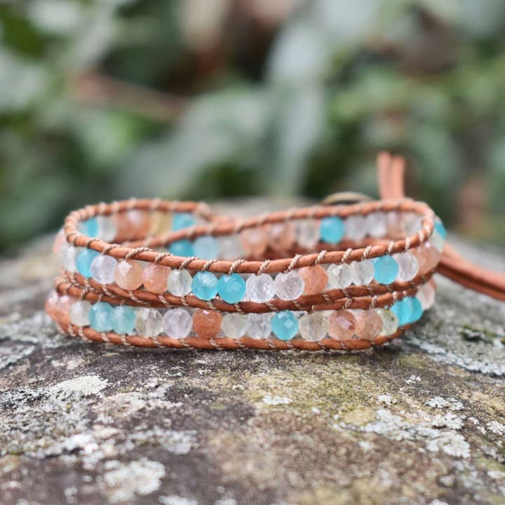 Island - Bracelet à 2 boucles en cuir avec pierres précieuses pour la vente par Hadley Richards Designs