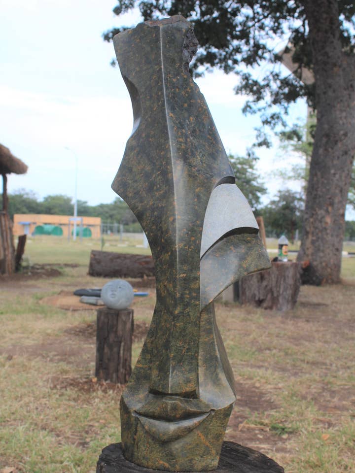 Muyananisi (Le Faiseur de Paix) pour la vente par AVAC Arts