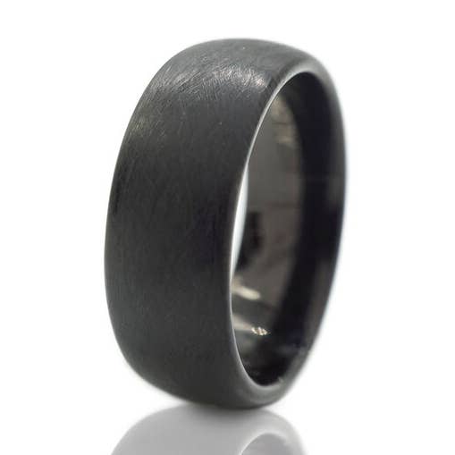 Bague en tungstène noir pour la vente par Bean & Vanilla