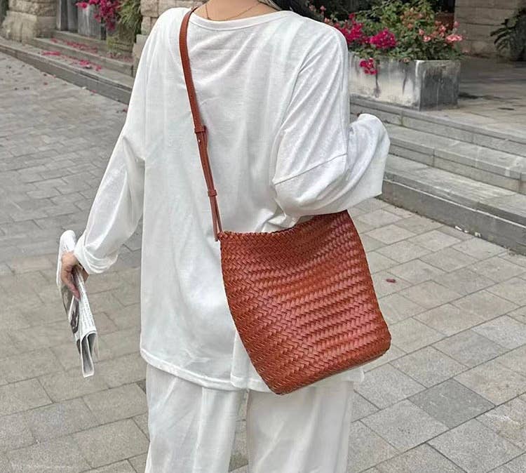 Sook Stainable - Vendita all'ingrosso Tracolla - Donna - Borsa a tracolla intrecciata a secchiello in pelle11