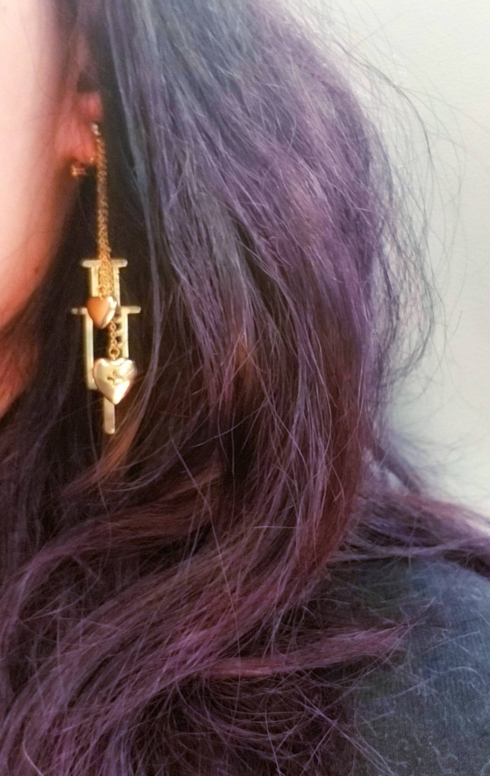 Midnight Springs - Wholesale Dangle Earrings - Syringe Shaped Dangle Earrings 18k Gold Plating1