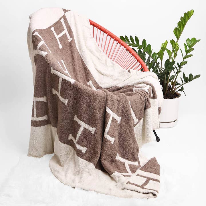 Sensibling Corp. - Wholesale Throw Blanket - Initial Monogram H Patterned Reversible Throw Blanket
