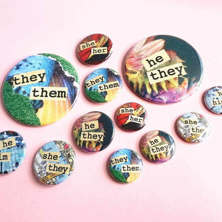 Pronom Pin - Style de collage - Bouton/Badge Pinback pour la vente par Prickly Cactus Collage